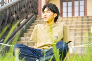 案内人モトムラトシキ